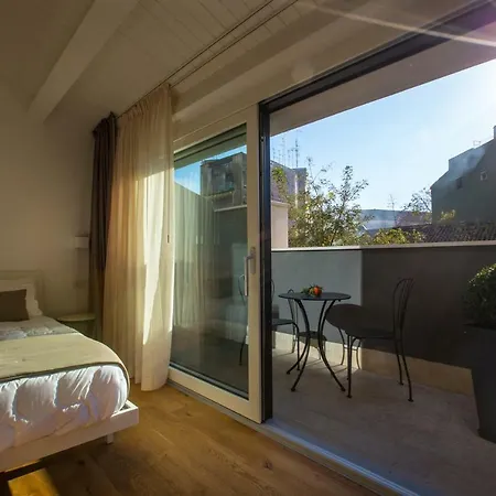 Plebis - In Sicilia Nel Centro Storico Di Bed & Breakfast